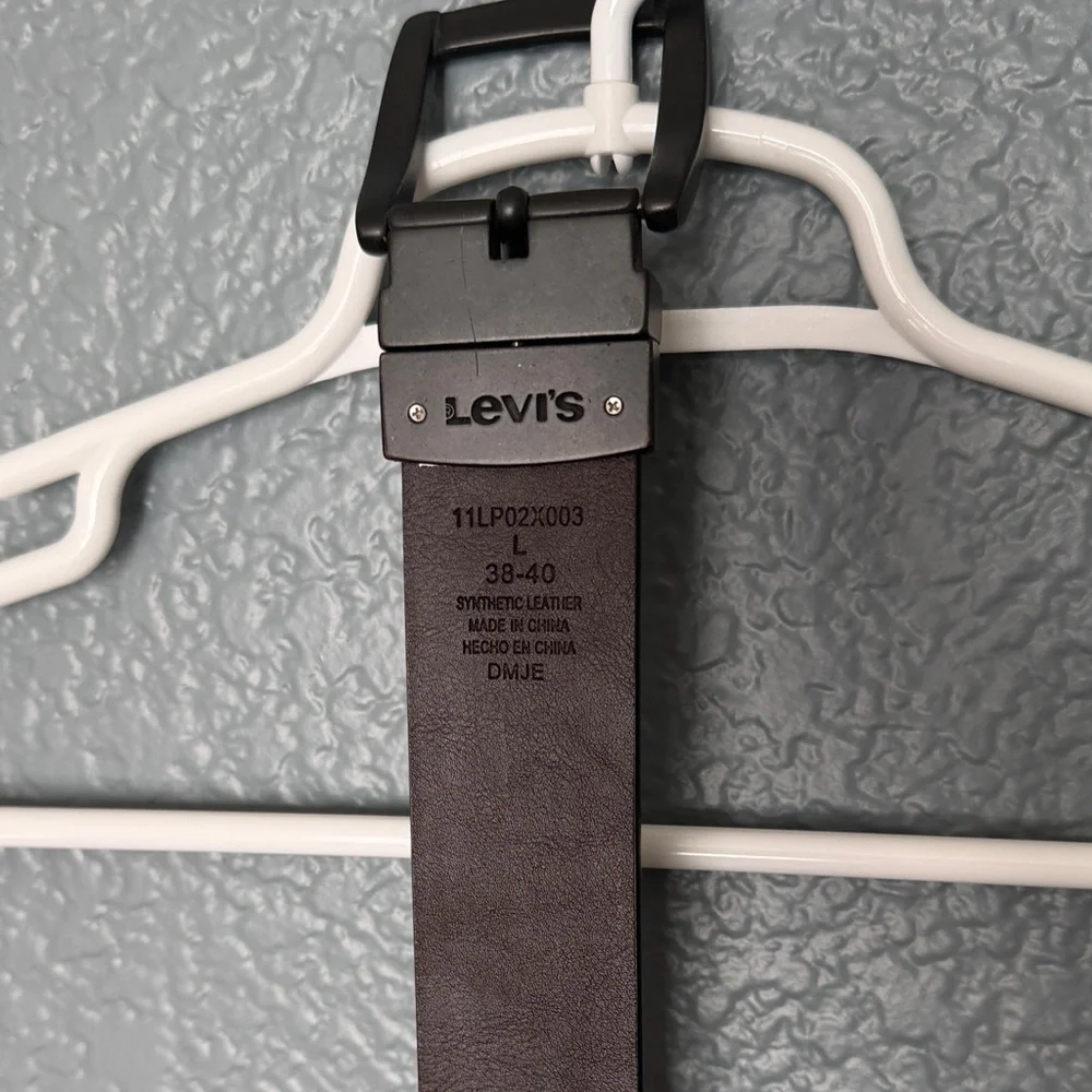 Levi's Classic Reversible Brown and  Black Belt size large  38-40